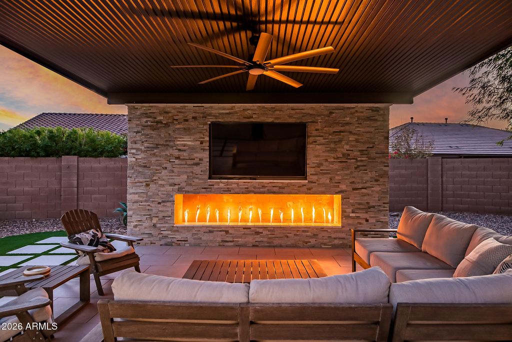 Image 49 of property listing at 1529 W LAUREL GREENS Court, Phoenix, AZ 85086