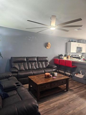 1010 Cedar Point Drive, Livingston, TX 77351