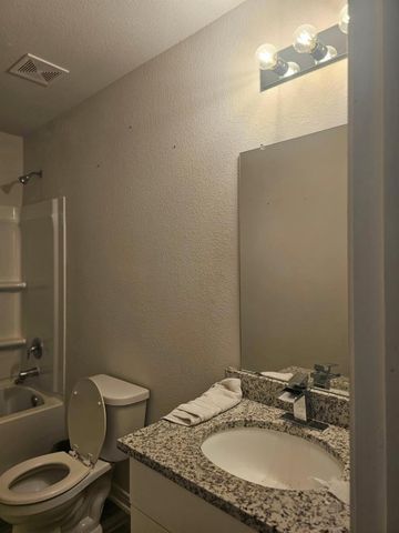 1010 Cedar Point Drive, Livingston, TX 77351