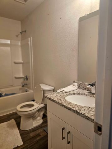 1010 Cedar Point Drive, Livingston, TX 77351