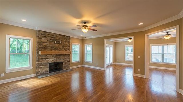 1381 Round Hill Ln, Spring Hill, TN 37174