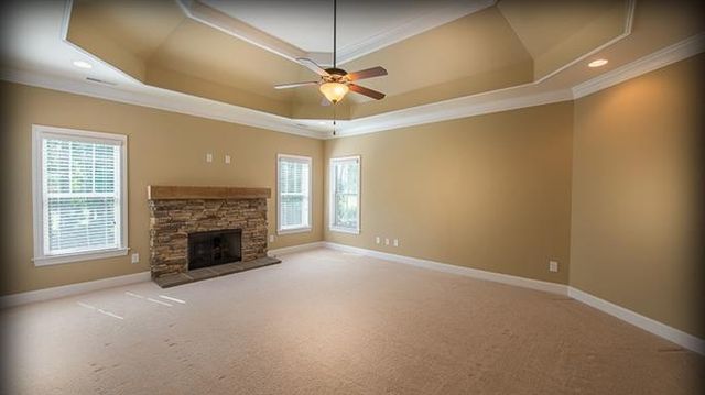 1381 Round Hill Ln, Spring Hill, TN 37174