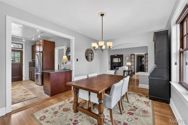 742 Yale Avenue, University City, MO 63130