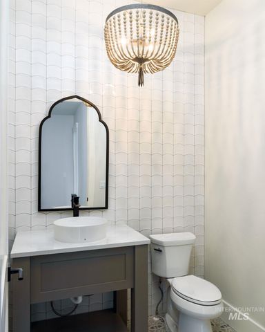 6814 S Krakauer Place, Meridian, ID 83642