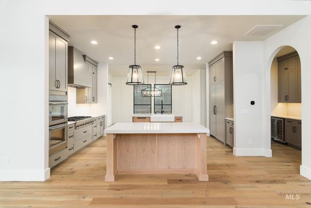 6814 S Krakauer Place, Meridian, ID 83642