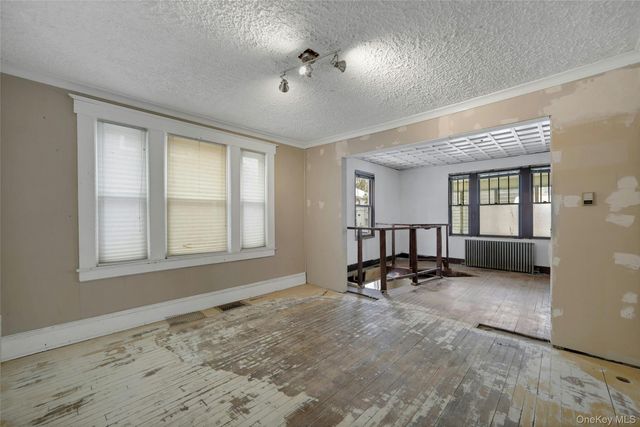 22 Orchard Street, Suffern, NY 10901