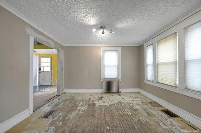 22 Orchard Street, Suffern, NY 10901