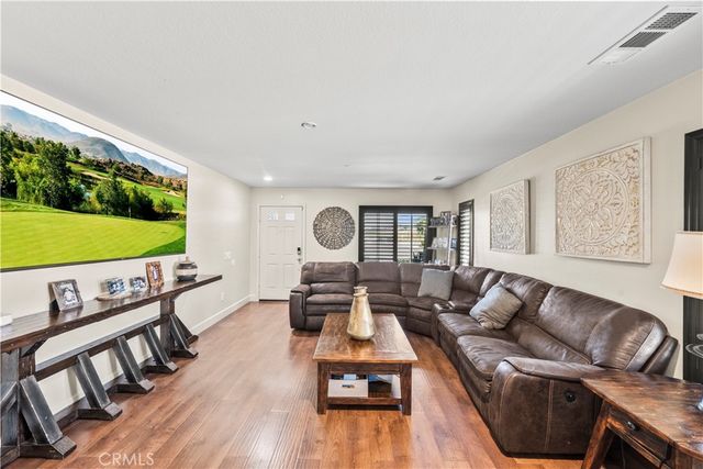 7925 Hemingway Court, Fontana, CA 92336