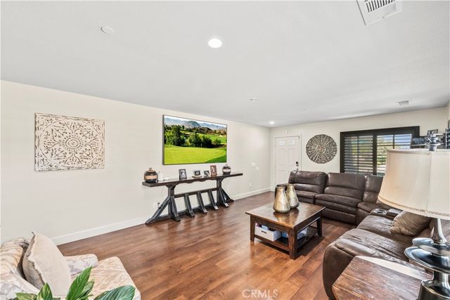7925 Hemingway Court, Fontana, CA 92336