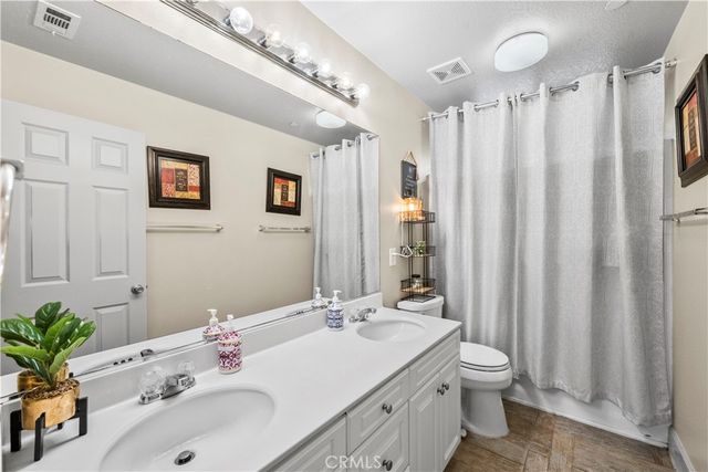 7925 Hemingway Court, Fontana, CA 92336