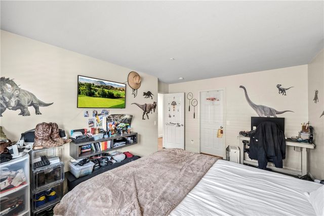 7925 Hemingway Court, Fontana, CA 92336