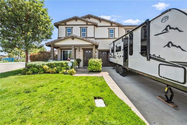 7925 Hemingway Court, Fontana, CA 92336