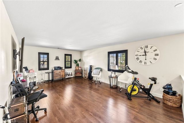 7925 Hemingway Court, Fontana, CA 92336
