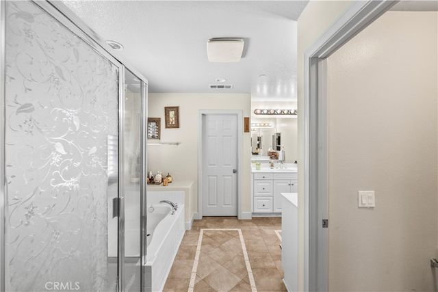 7925 Hemingway Court, Fontana, CA 92336