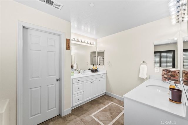 7925 Hemingway Court, Fontana, CA 92336