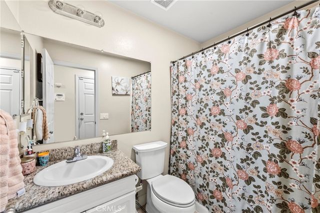 7925 Hemingway Court, Fontana, CA 92336