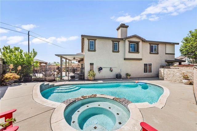 7925 Hemingway Court, Fontana, CA 92336
