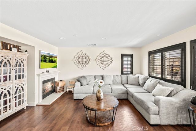 7925 Hemingway Court, Fontana, CA 92336