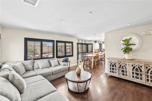 7925 Hemingway Court, Fontana, CA 92336