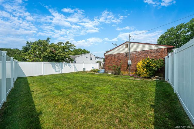 336 W 23rd Street, Deer Park, NY 11729