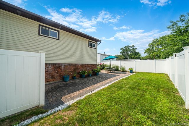 336 W 23rd Street, Deer Park, NY 11729