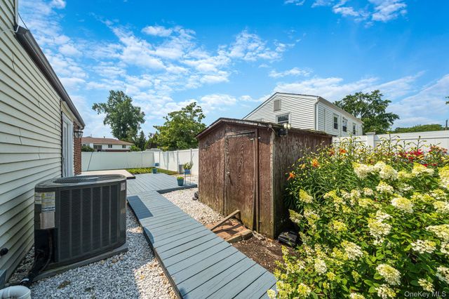 336 W 23rd Street, Deer Park, NY 11729