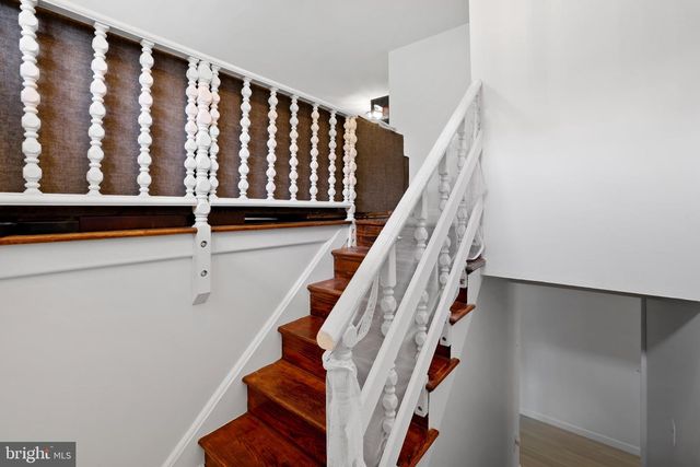 105 S SAINT PAUL ST, Hamilton, VA 20158