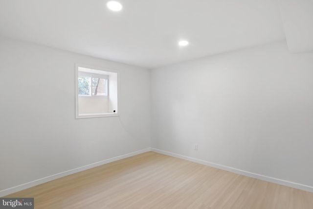 105 S SAINT PAUL ST, Hamilton, VA 20158
