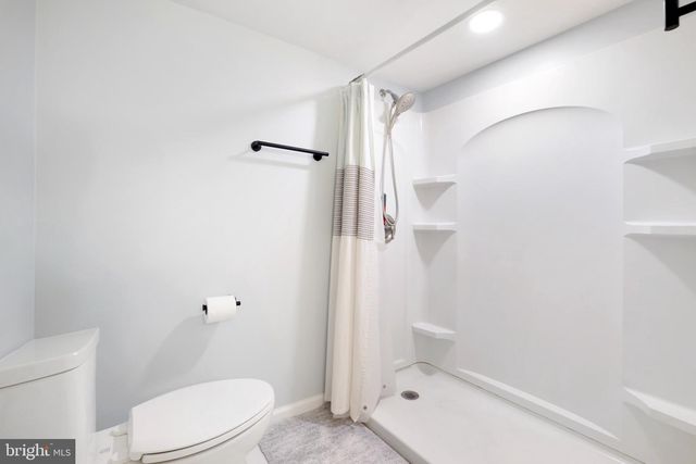 105 S SAINT PAUL ST, Hamilton, VA 20158