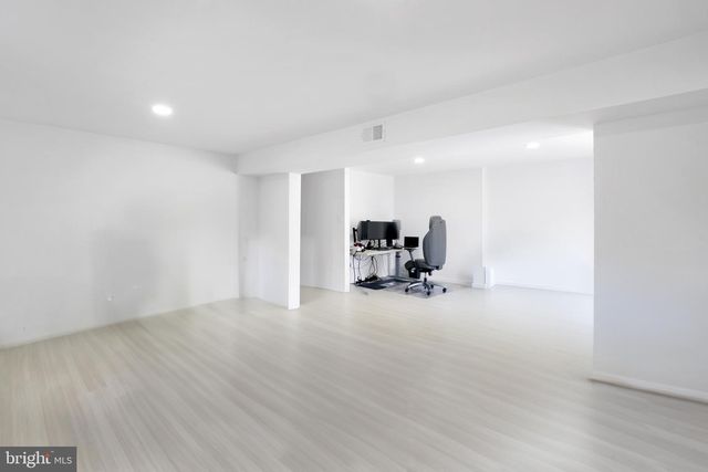 105 S SAINT PAUL ST, Hamilton, VA 20158