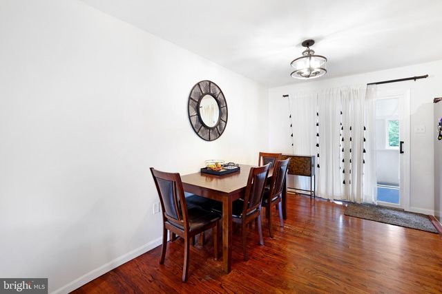 105 S SAINT PAUL ST, Hamilton, VA 20158