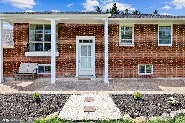 105 S SAINT PAUL ST, Hamilton, VA 20158