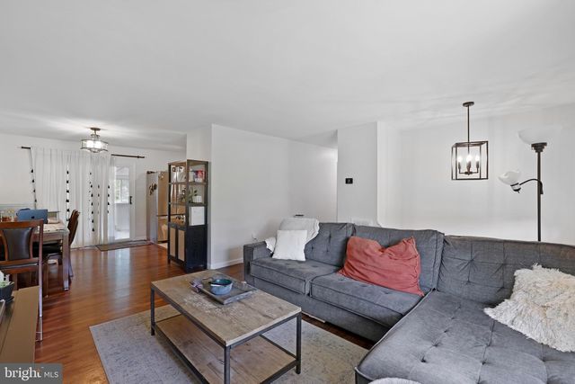 105 S SAINT PAUL ST, Hamilton, VA 20158