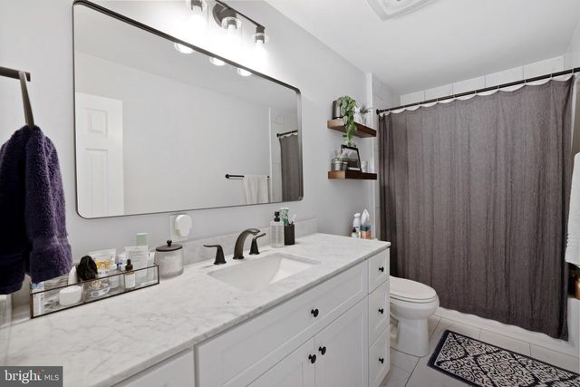 105 S SAINT PAUL ST, Hamilton, VA 20158
