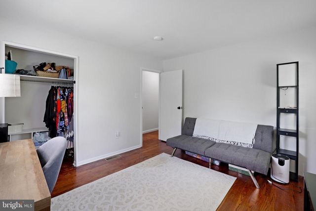 105 S SAINT PAUL ST, Hamilton, VA 20158