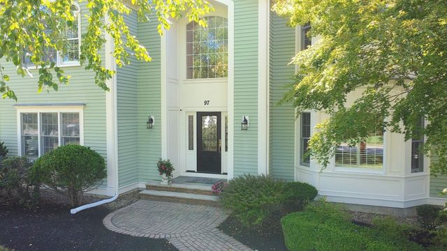 97 Windkist Farm Rd, North Andover, MA 01845