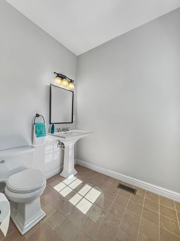 97 Windkist Farm Rd, North Andover, MA 01845