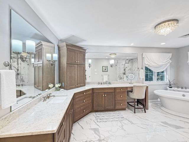 97 Windkist Farm Rd, North Andover, MA 01845