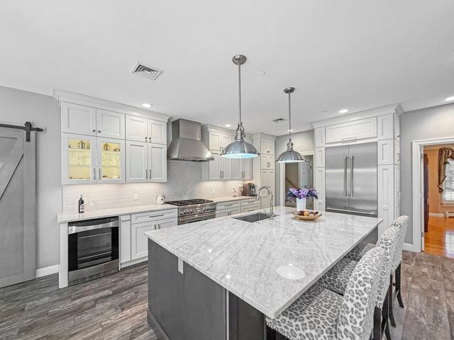 97 Windkist Farm Rd, North Andover, MA 01845