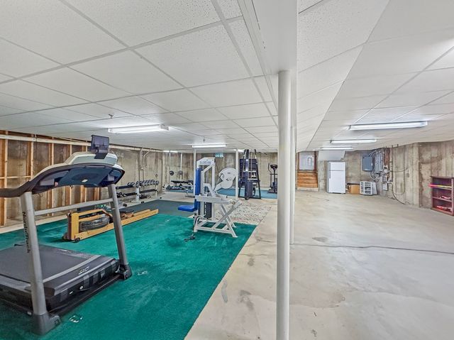 97 Windkist Farm Rd, North Andover, MA 01845