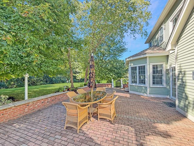 97 Windkist Farm Rd, North Andover, MA 01845