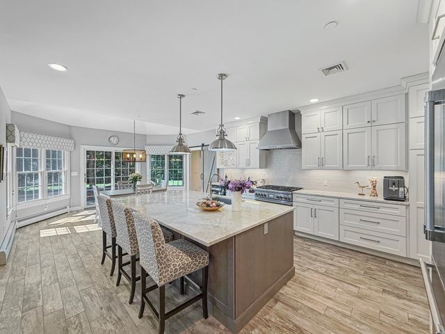 97 Windkist Farm Rd, North Andover, MA 01845