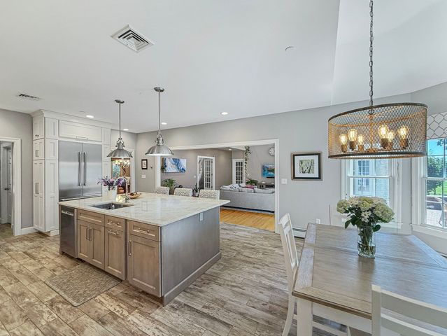 97 Windkist Farm Rd, North Andover, MA 01845