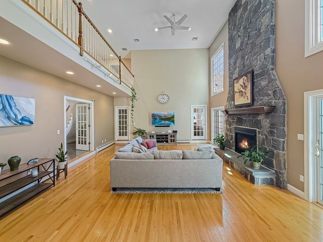97 Windkist Farm Rd, North Andover, MA 01845