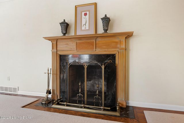 202 Sequoya Rd, Louisville, KY 40207