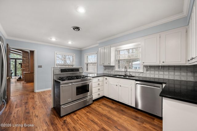 202 Sequoya Rd, Louisville, KY 40207