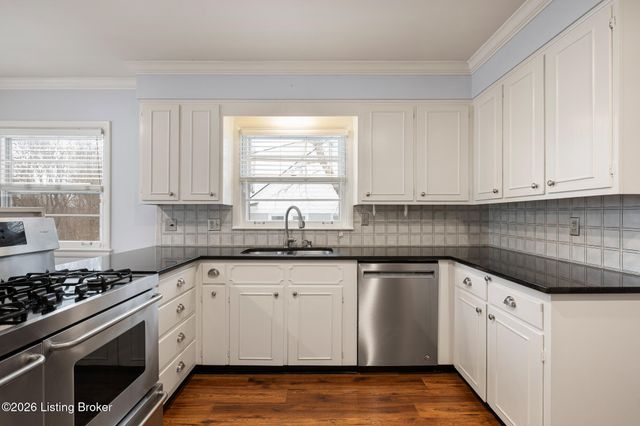 202 Sequoya Rd, Louisville, KY 40207