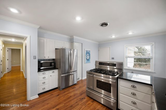 202 Sequoya Rd, Louisville, KY 40207