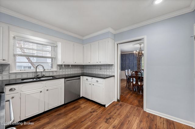 202 Sequoya Rd, Louisville, KY 40207