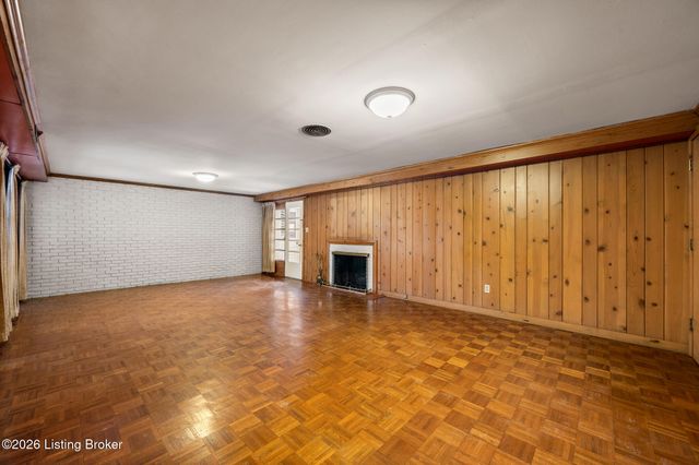 202 Sequoya Rd, Louisville, KY 40207